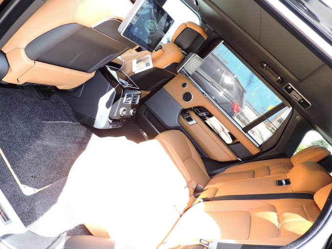 18款路虎揽胜行政升级换新颜 价位聚划算-图7