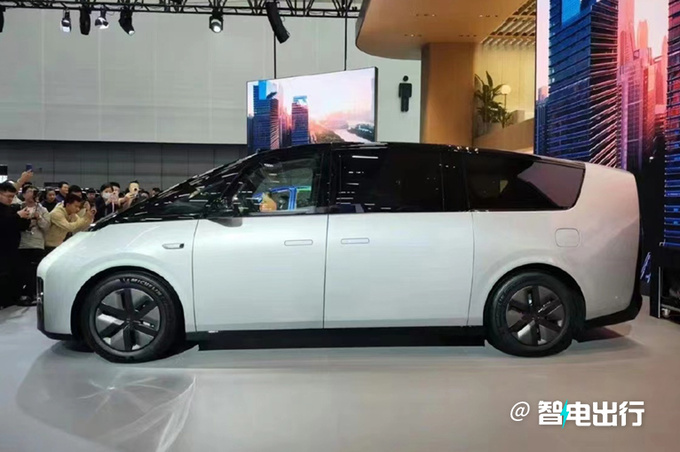 理想MEGA开启预订12月上市 官方售价60万以内-图3