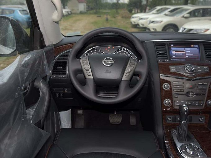 18款日产途乐Y62 4.0XE 配置及动力详解-图5