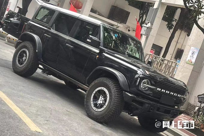 福特國產(chǎn)Bronco街拍4S店7天后開訂頂配賣43萬-圖4