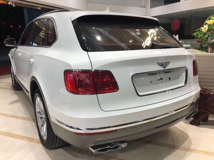 18宾利添越4.0 八缸柴油比飞驰价格优惠-图6