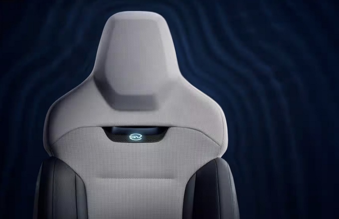 243.8萬元/限量15臺攬勝運動限量版上市攬勝純電版年內發布-圖8