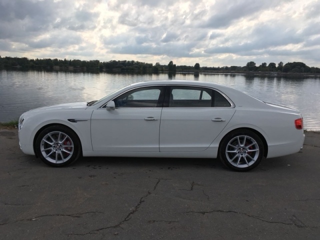 进口宾利飞驰4.0T 舒适四座顶级座驾巨献-图6