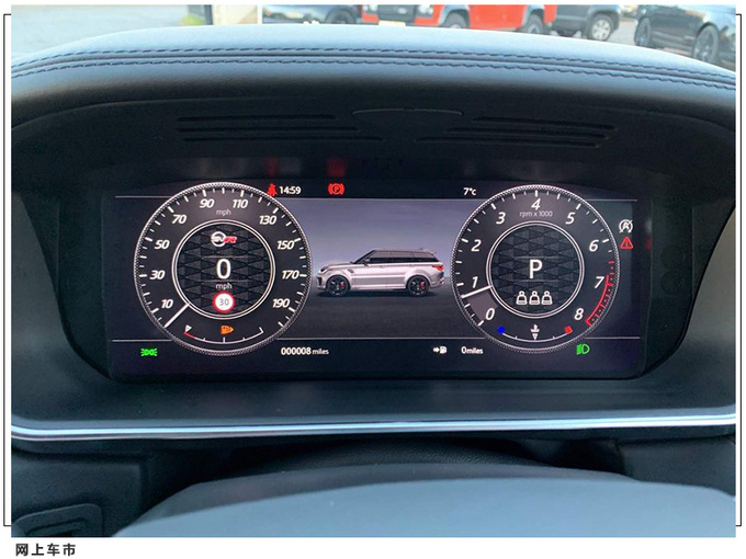 路虎揽胜运动高性能版实拍搭5.0L引擎/四出排气-图6