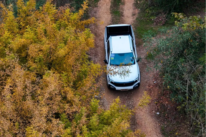 皮卡带电后的越野绝杀超级增程+超级四驱-图2