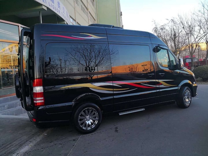 18奔驰斯宾特改装商务房车 库存2台清仓-图3