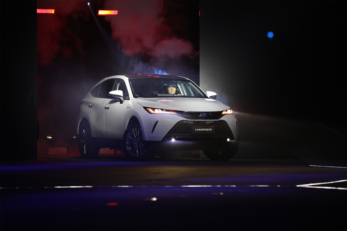 一汽丰田最美SUV 凌放HARRIER在长春基地下线-图5