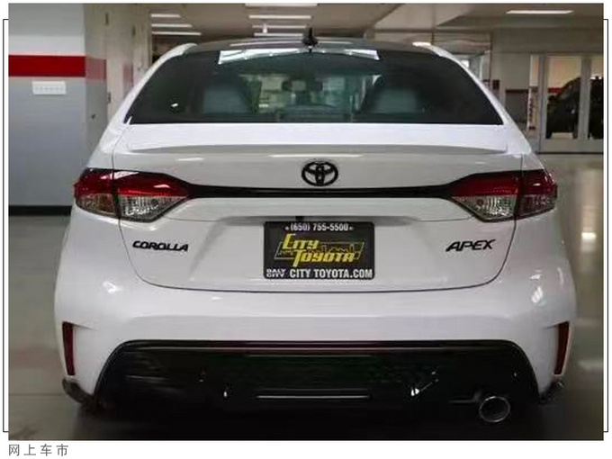 丰田卡罗拉运动版进店实拍搭2.0L/还配熏黑套件-图2