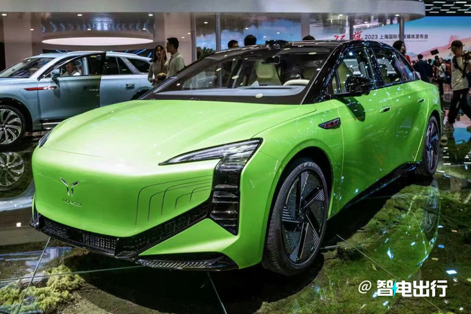 红旗新H511月30日下线搭纯电+插混 或18万起售-图1