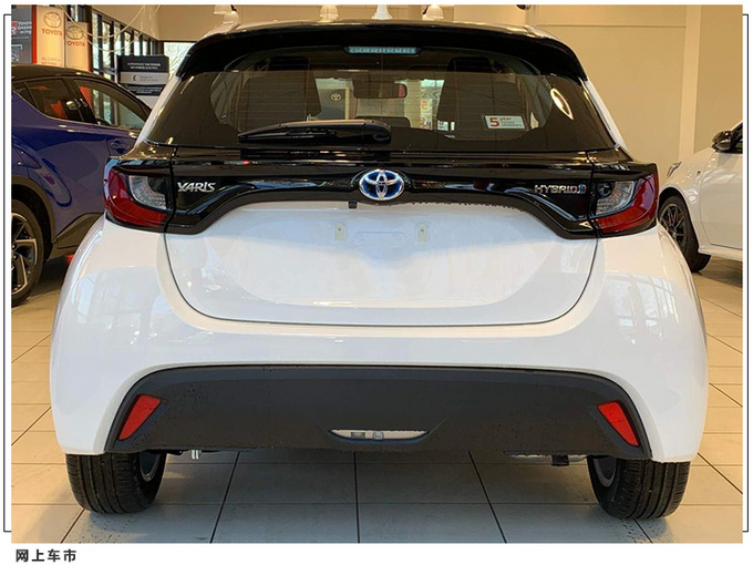 丰田新款雅力士实拍1.5混动/内饰酷似卡罗拉-图5