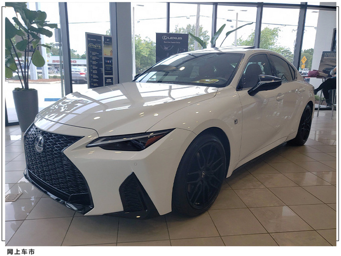 雷克萨斯全新IS实拍搭3.5L引擎/熏黑贯穿式尾灯-图5