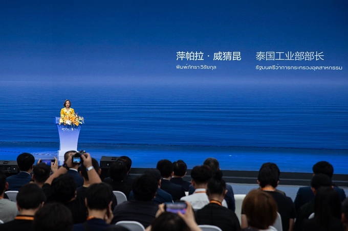比亚迪迎两大里程碑泰国工厂竣工 第800万辆新能源汽车下线-图2