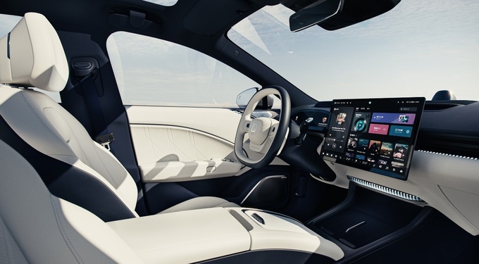 极氪11月交付13104台再创历史新高累计交付超18万台-图5