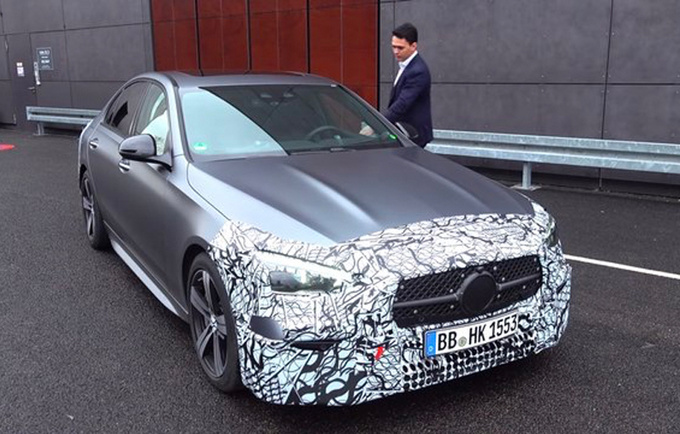 奔驰新C级6天后亮相 国产版最快4月发布 尺寸加长-图1