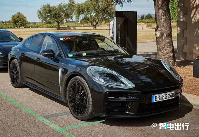 保时捷全新帕拉梅拉内饰官图曝光本月底全球首发-图1