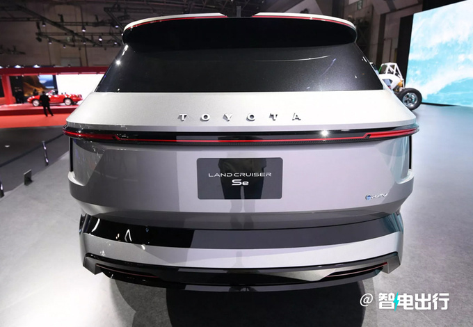 丰田兰德酷路泽新车型曝光尺寸更大动力更强-图4