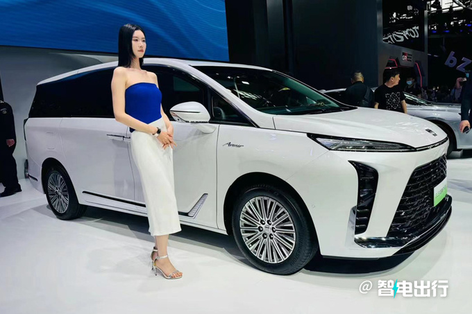 上汽通用发12款新电车纯电GL8将上市-配置提前曝光-图1