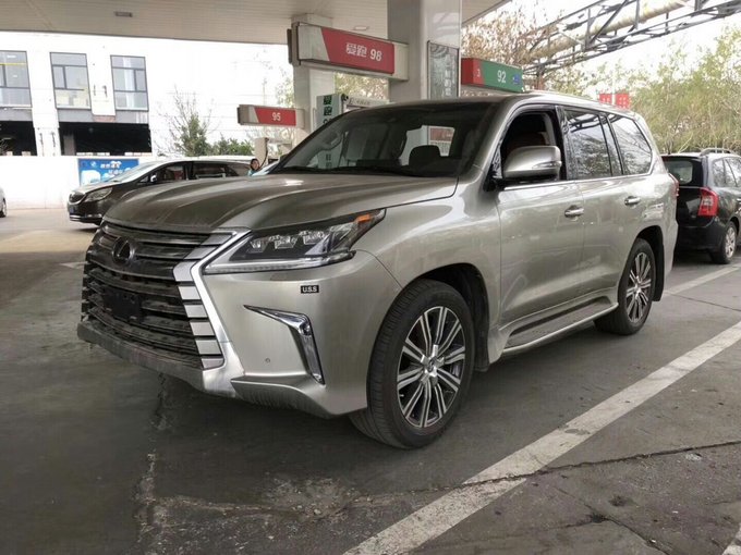 18款加版雷克萨斯LX570 巨大优惠难抵挡-图1