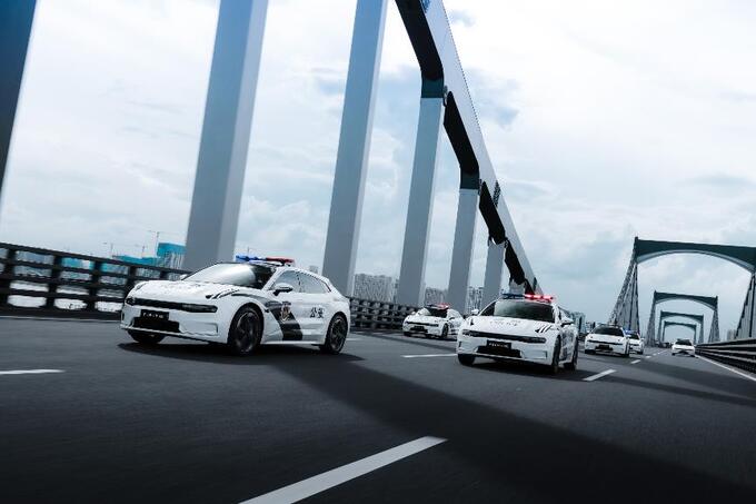 极氪001入列亚运警用服务车队 冠军实力官方认证-图5