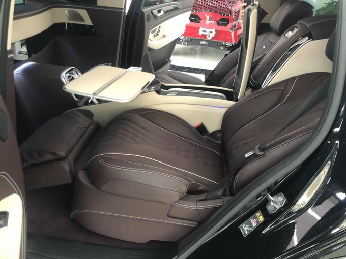 奔驰GLS450加长价格 迈巴赫级内饰超奢华-图7