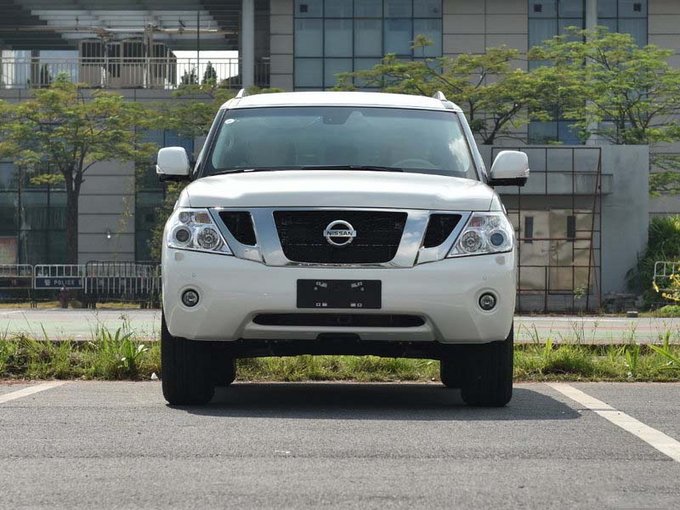 18款日产尼桑途乐4.0L 中东版现车优惠购-图2