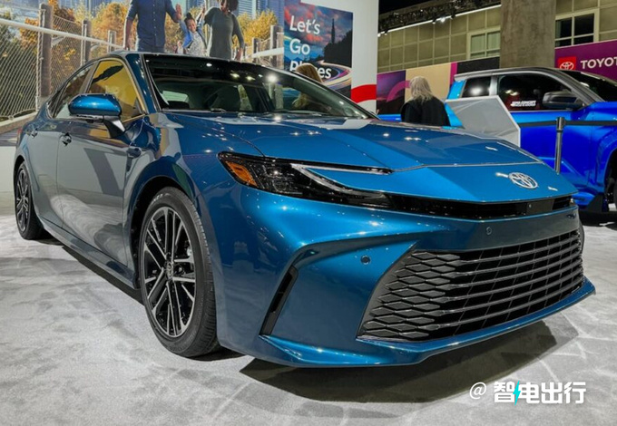 丰田全新一代凯美瑞实拍国内减配四驱/停售燃油版-图3