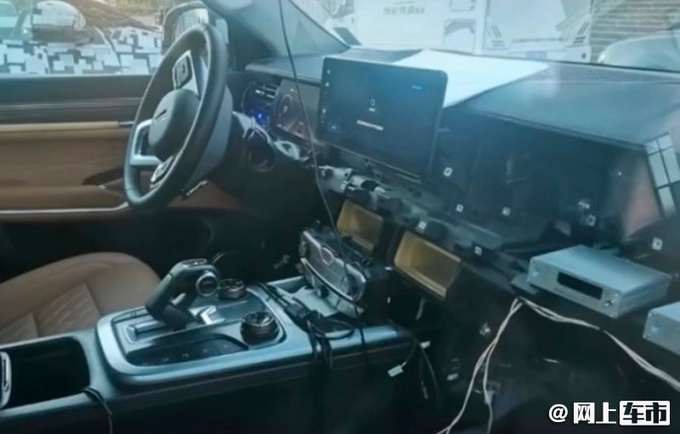 坦克600实车曝光 比丰田普拉多还大 8月29日发布-图4