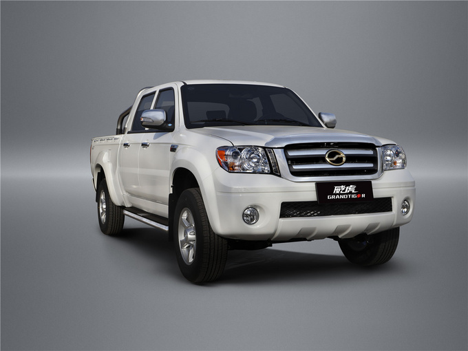 中兴威虎经典版上市汽油搭载三菱2.4L汽油机-图1