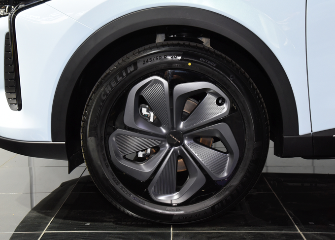 新老國貨之光間的對話聽星途瑤光C-DM與領克08 講故事-圖19