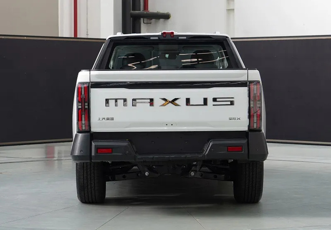 上汽大通新皮卡星际X燃油版曝光2.5T柴油动力宽度超2米-图3