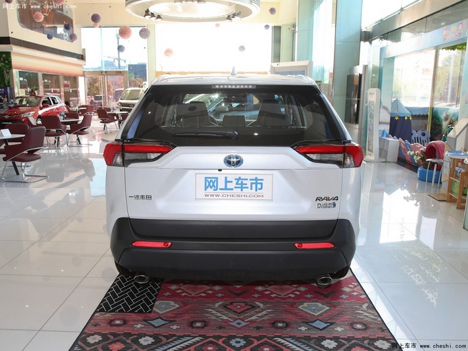 一汽丰田这款插混版车型7.4秒破百 油耗却低至1.1升-图6