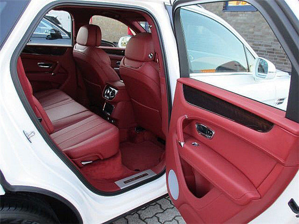 18款宾利添越特价SUV 经典品牌帅气座驾-图4