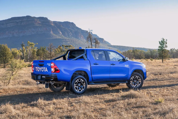 豐田新款HiLux輕混車型油耗公布省7.1-9.5油耗-圖11