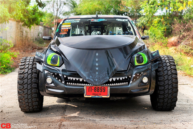 皮卡不拉货而是这样玩泰国爆改五十铃D-MAX-图1