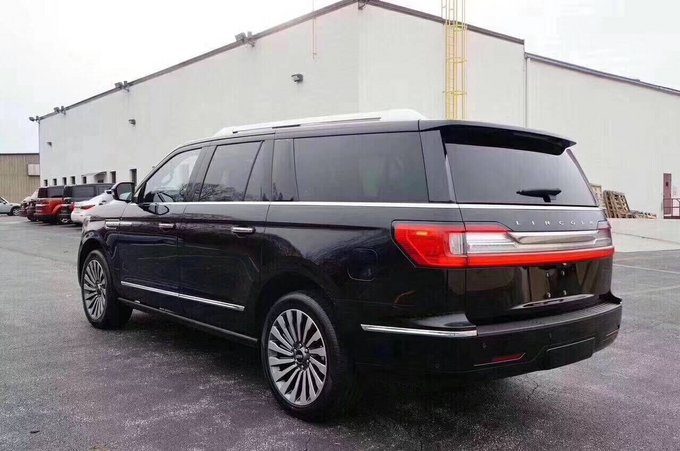 18款林肯领航员SUV升级 尽显本色商务范-图4