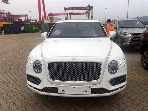 实拍18款宾利添越 最帅气SUV津港大放价-图8