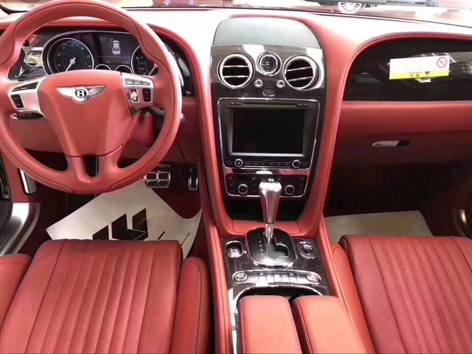 18款宾利飞驰V8S 超帅外形降价走量冲榜-图4