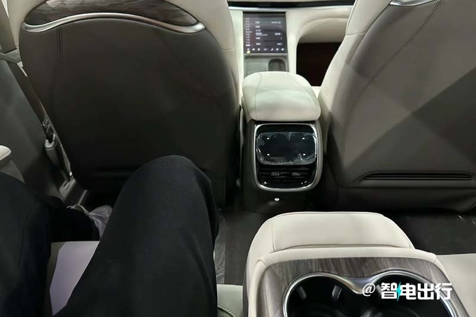 智己销售新L7年后上市内饰升级-更豪华 会降价吗-图10