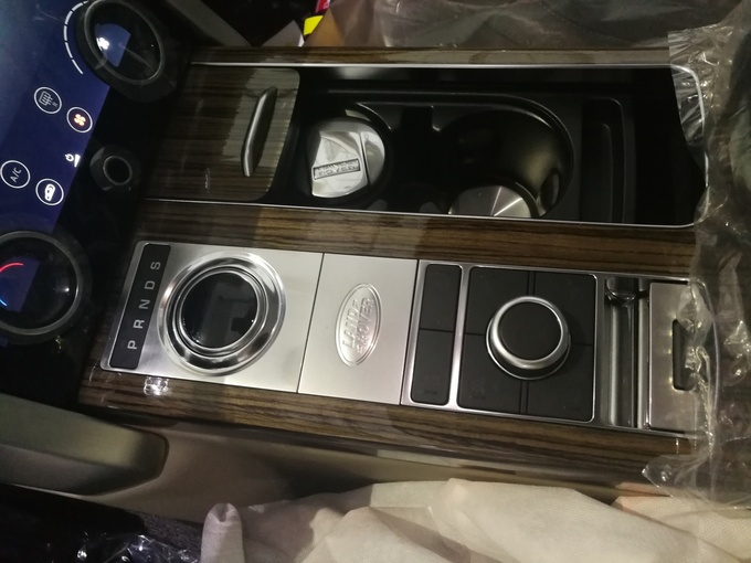 18款路虎揽胜行政 阿鲁巴金顶级四驱之王-图5