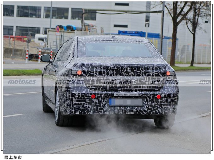 宝马全新7系最新谍照搭4.4T混动/四出排气更运动-图8