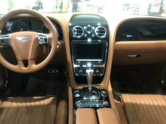 17款宾利飞驰4.0T V8S声名显赫五座豪轿-图5