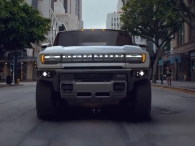 悍马EV全新视频曝光 搭三台电机/车头造型硬朗-图1