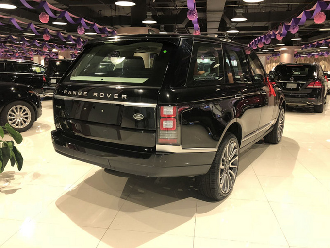 18路虎揽胜柴油创世3.0 短轴123万超便宜-图3