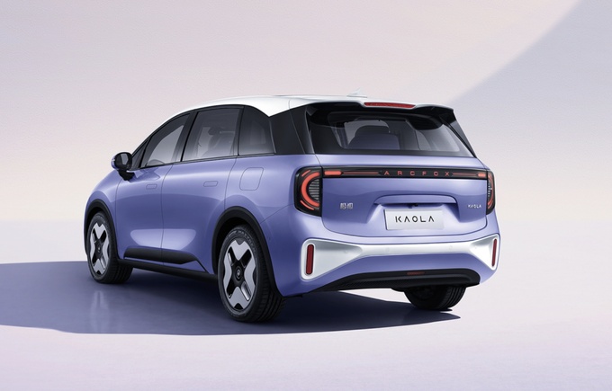 首款母婴友好车型极狐考拉上市售价13.18万元起-图6