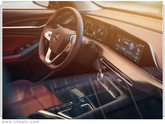 长安逸动PLUS三个月后上市 搭1.4T动力超帝豪GL-图2