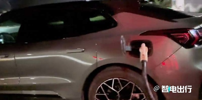 新款极氪001即将发布标配磷酸铁锂电池+800V电机-图3