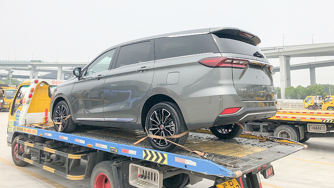 不到10万块的家用大mpv 汉腾v7上海车展抢先看!