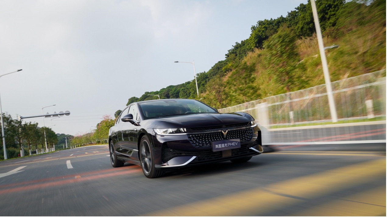 開創(chuàng)混動豪華新時代 嵐圖追光PHEV到底值不值-圖8