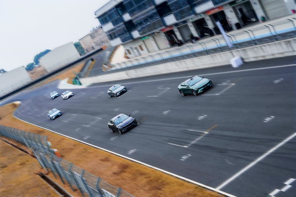 中国品牌豪华电动车全面崛起 挑战BBA传统燃油车豪华阵营-图4