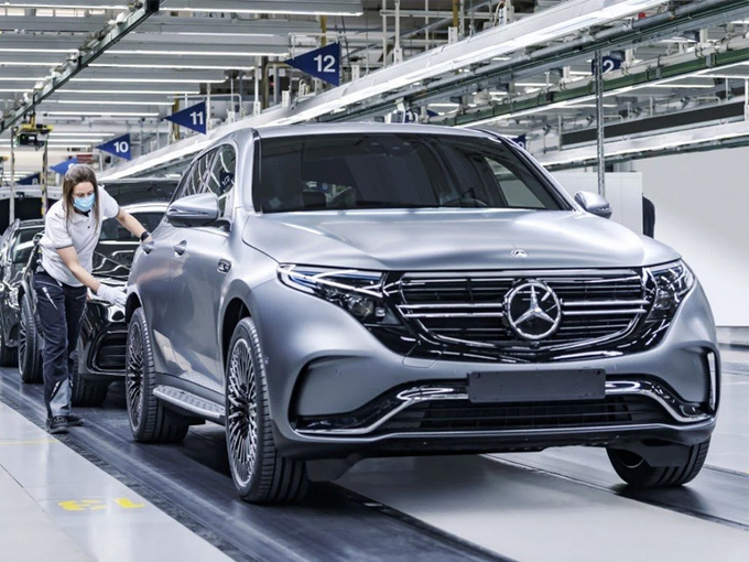 奔驰新款EQC亮相!动力性能提升